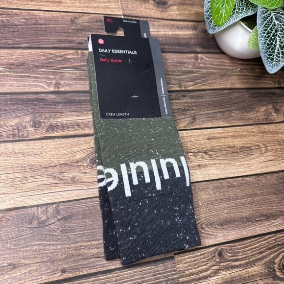 Lululemon Men's Daily Stride Crew Sock NWT Size XL (MEOL/GGRE) - Picture 2 of 10